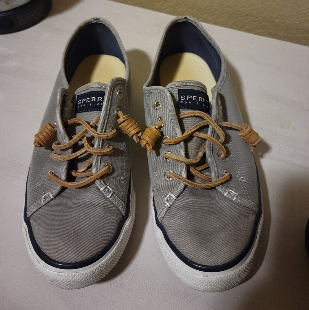 Sperry grey size 8.5